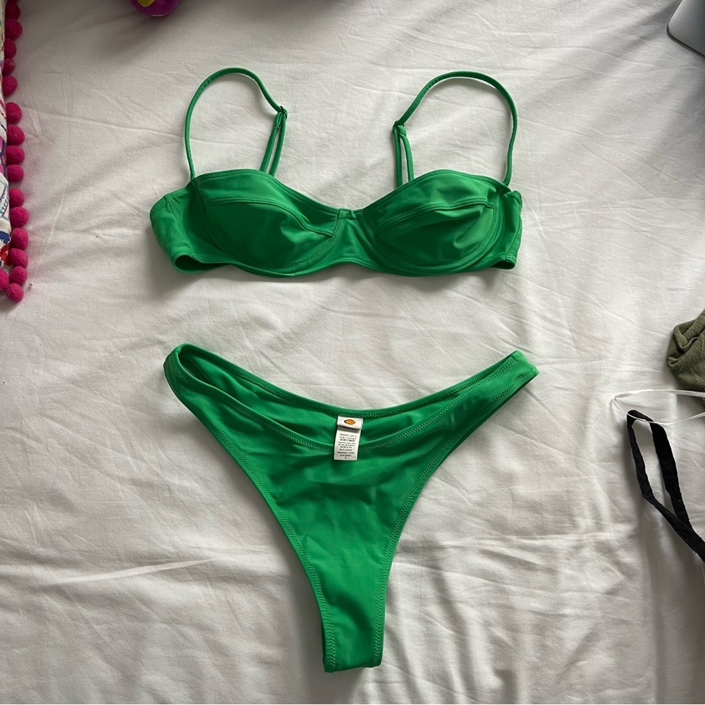 tropic of c coco set in green